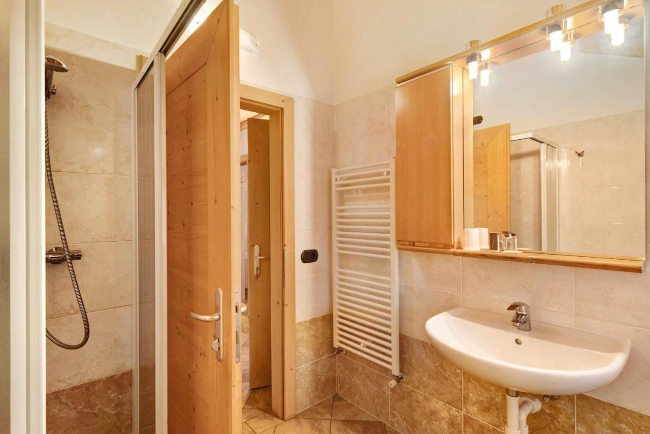 Rosso Al Bait Da Giulio Appartement Livigno Buitenkant foto